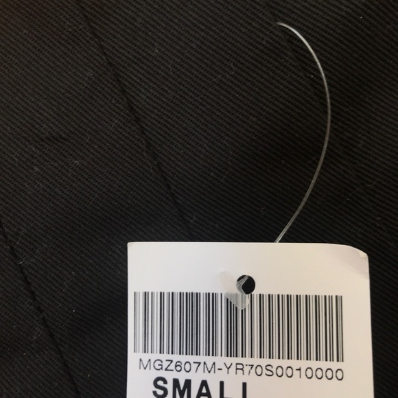 Brandy Melville Black Pleated Dana Skirt NWT - Picture 2 of 4